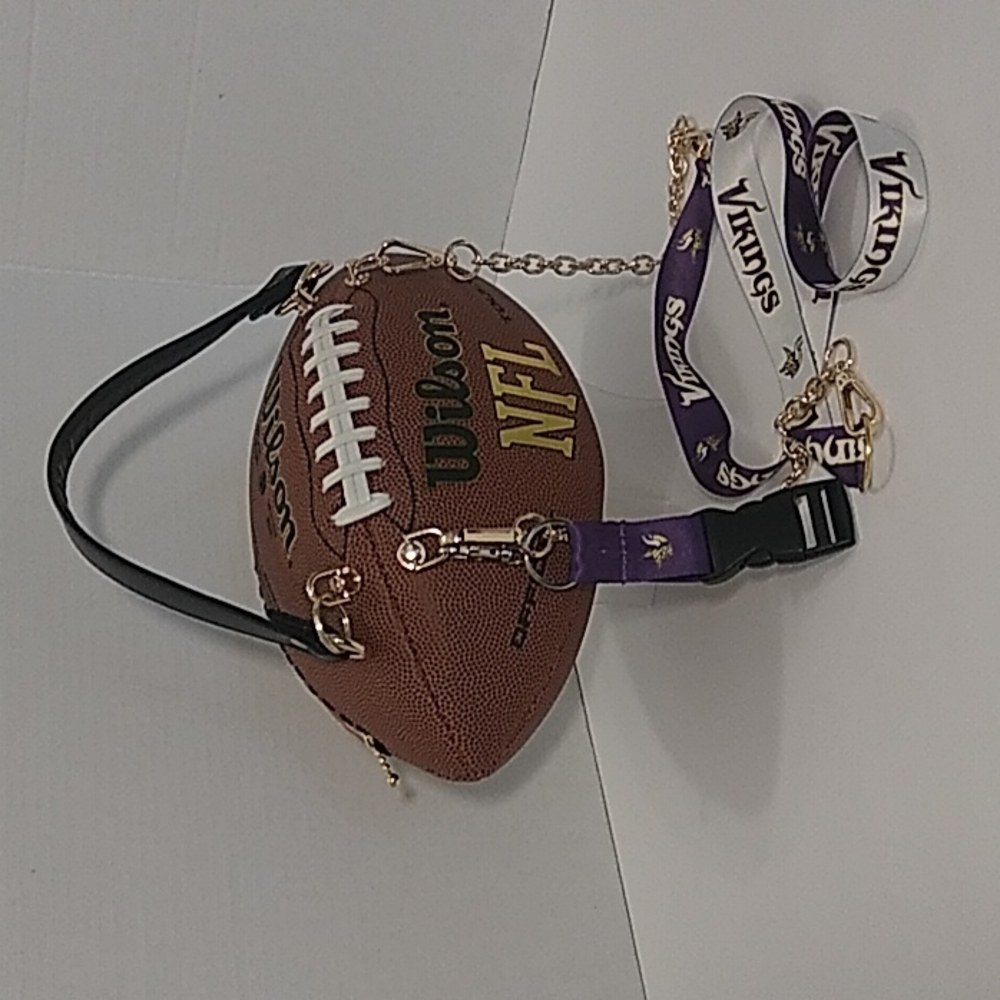 HANDMADE Football Purse (MINNESOTA VIKINGS) ๐ - Picture 10 of 17